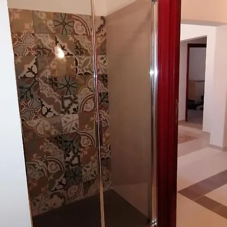 Casa Verdina, Nel Cuore Di * אלגהרו